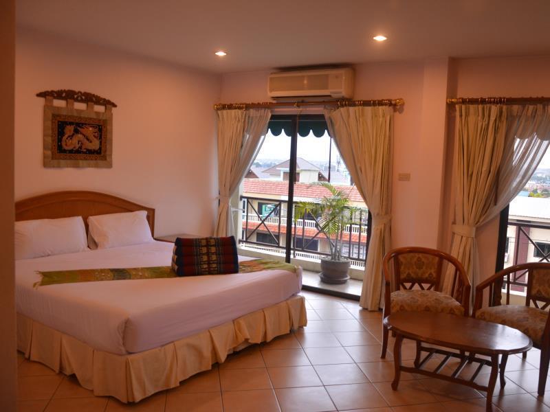 Seven Oaks Inn Jomtien Beach Εξωτερικό φωτογραφία