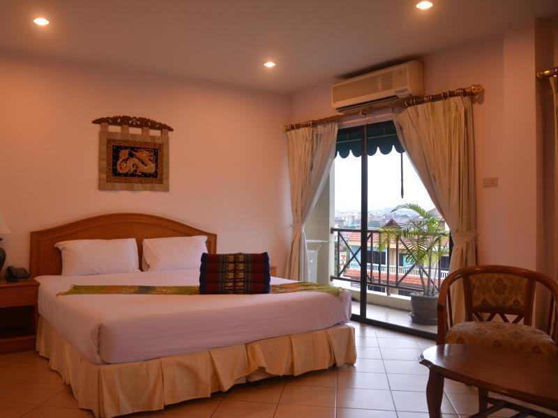 Seven Oaks Inn Jomtien Beach Εξωτερικό φωτογραφία