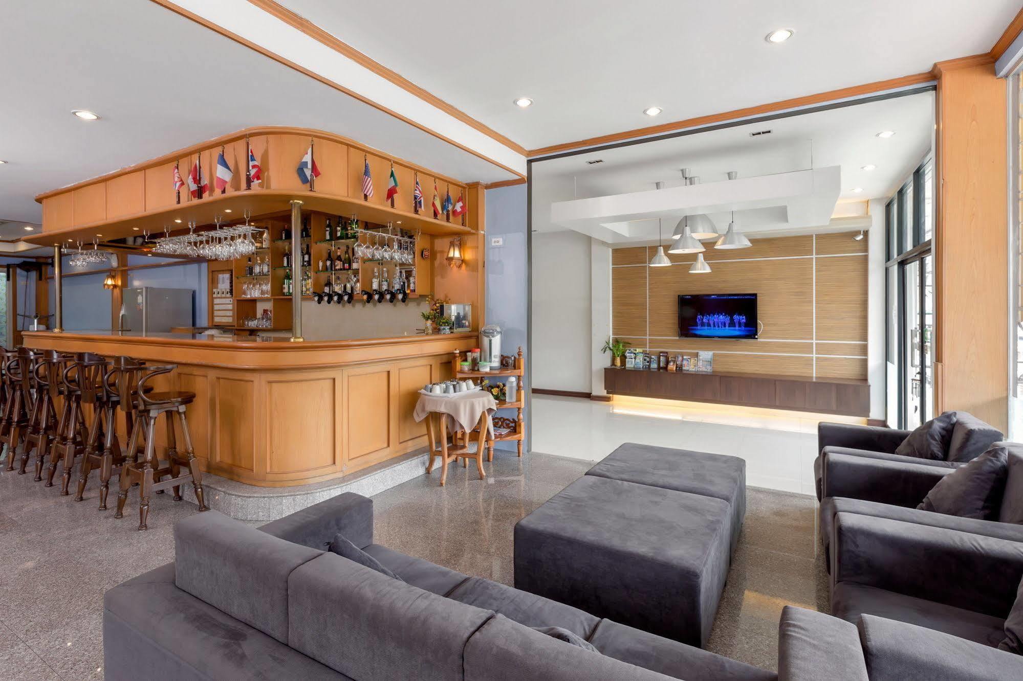 Seven Oaks Inn Jomtien Beach Εξωτερικό φωτογραφία