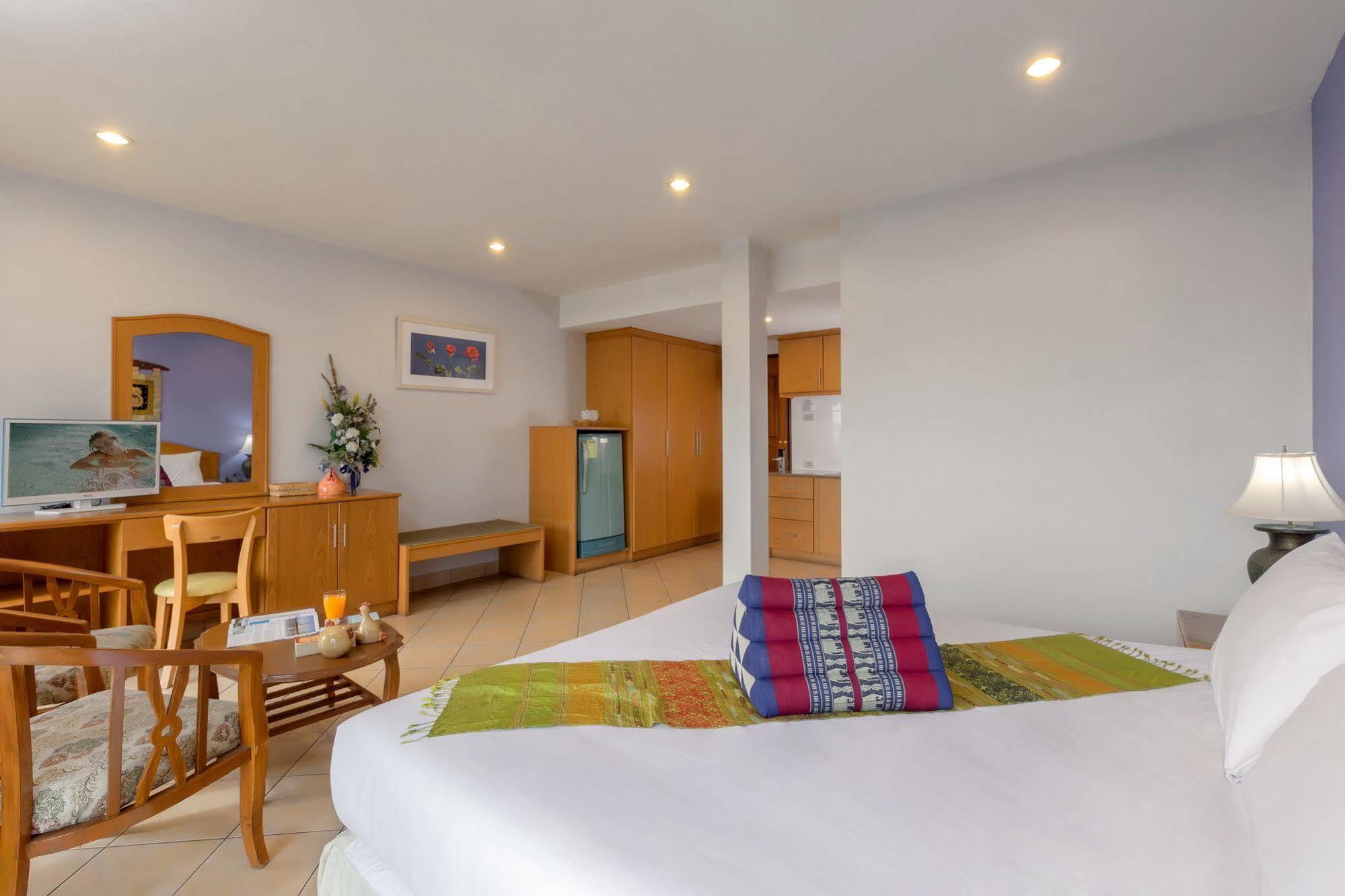 Seven Oaks Inn Jomtien Beach Εξωτερικό φωτογραφία