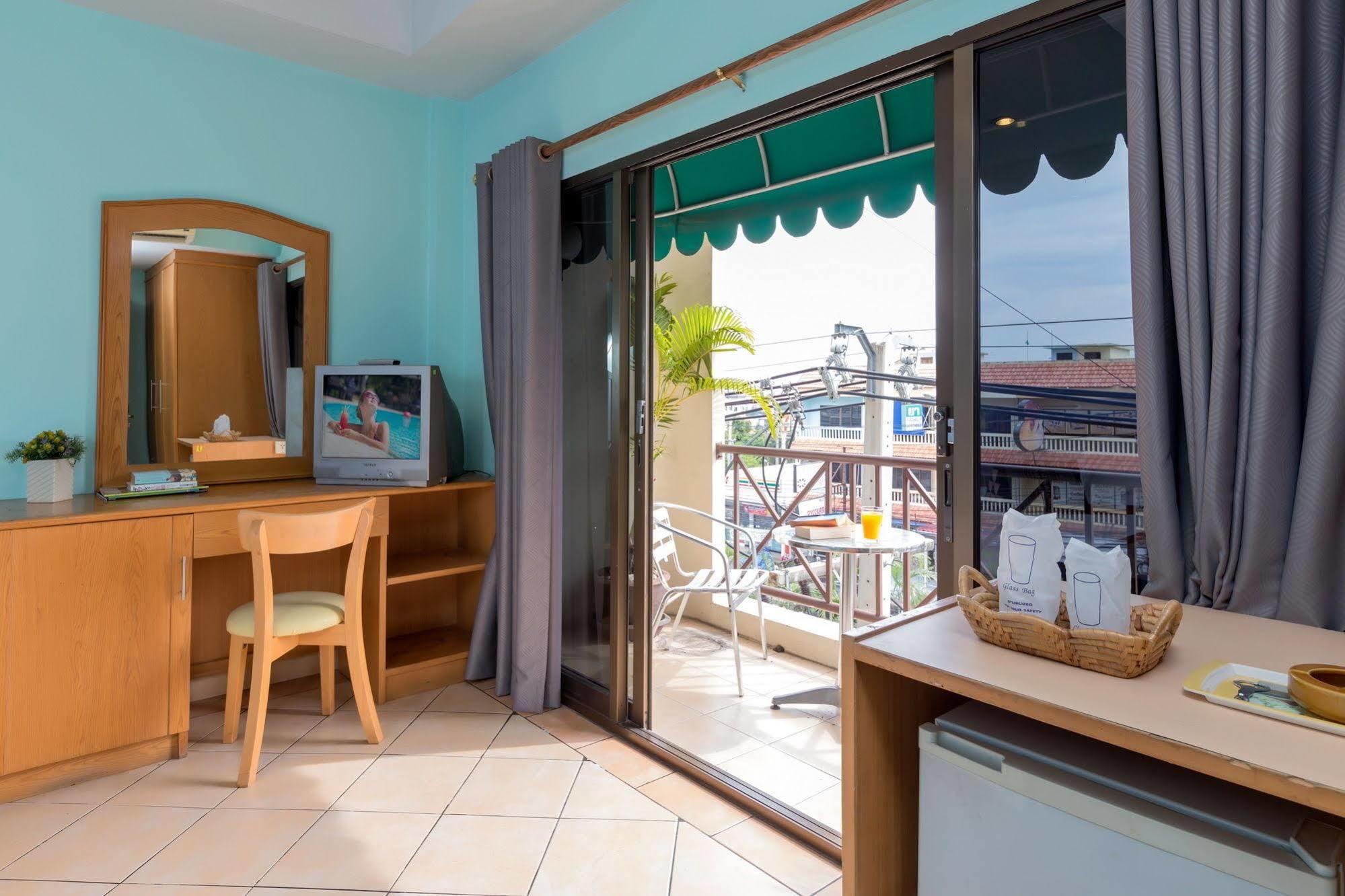 Seven Oaks Inn Jomtien Beach Εξωτερικό φωτογραφία