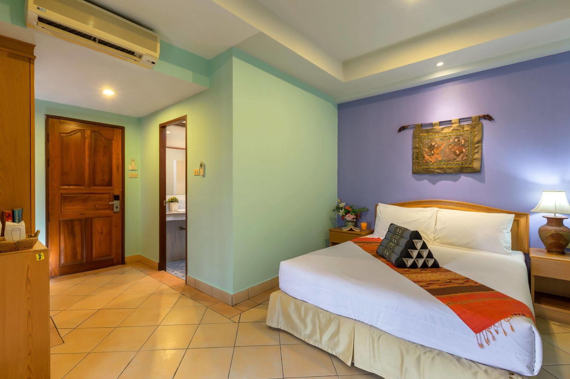 Seven Oaks Inn Jomtien Beach Εξωτερικό φωτογραφία