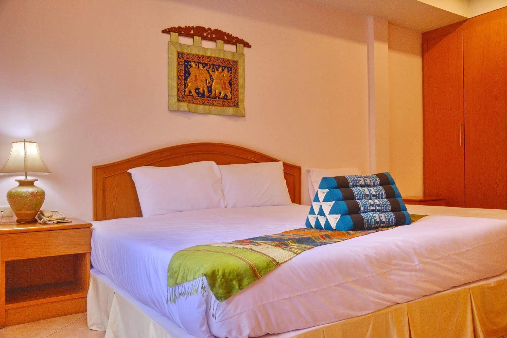 Seven Oaks Inn Jomtien Beach Εξωτερικό φωτογραφία